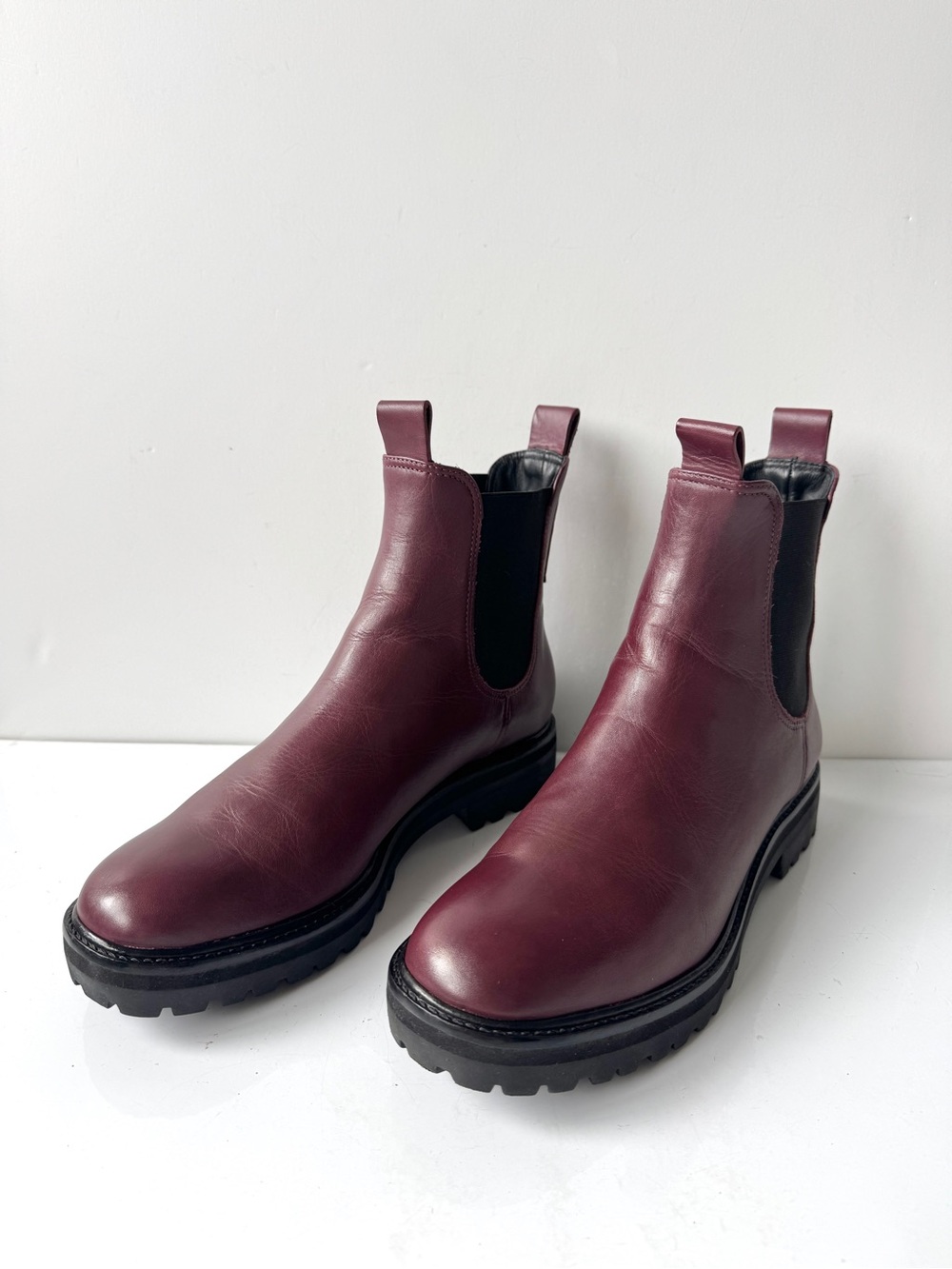 Everlane The Lugsole Chelsea Boots in Bordeaux Size 10.5